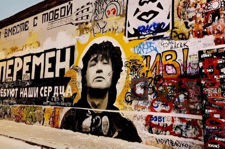 «Москва 90-х» с Валерой Адидас -иммерсивный театр шоу на колесах